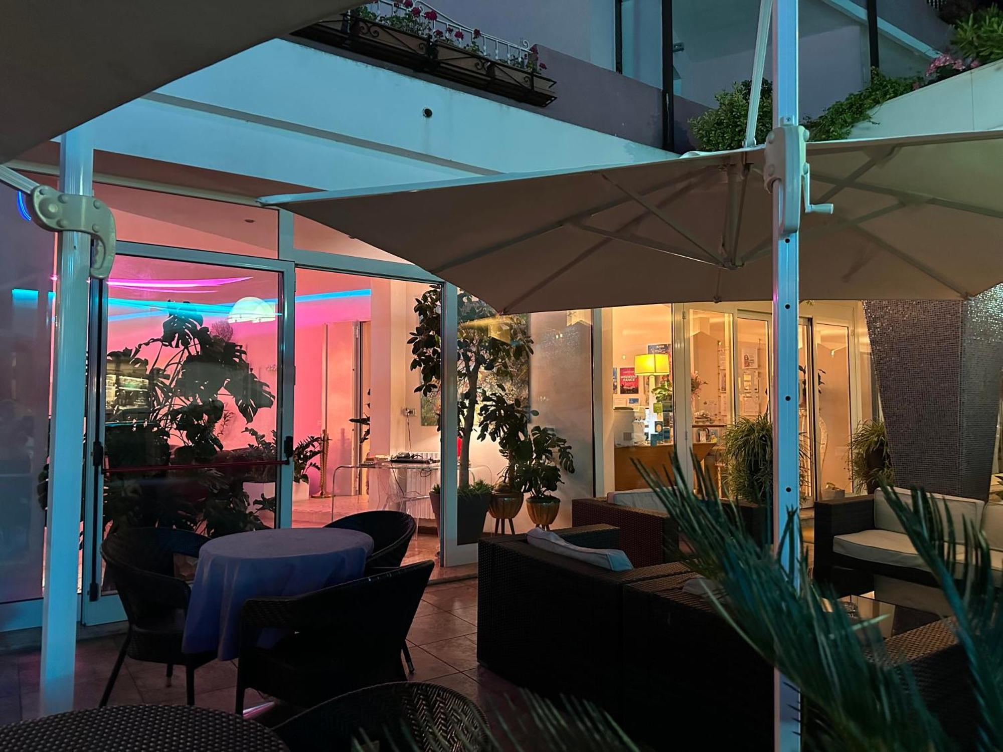 Hotel Julia ليدو ديلي ايستينسي المظهر الخارجي الصورة