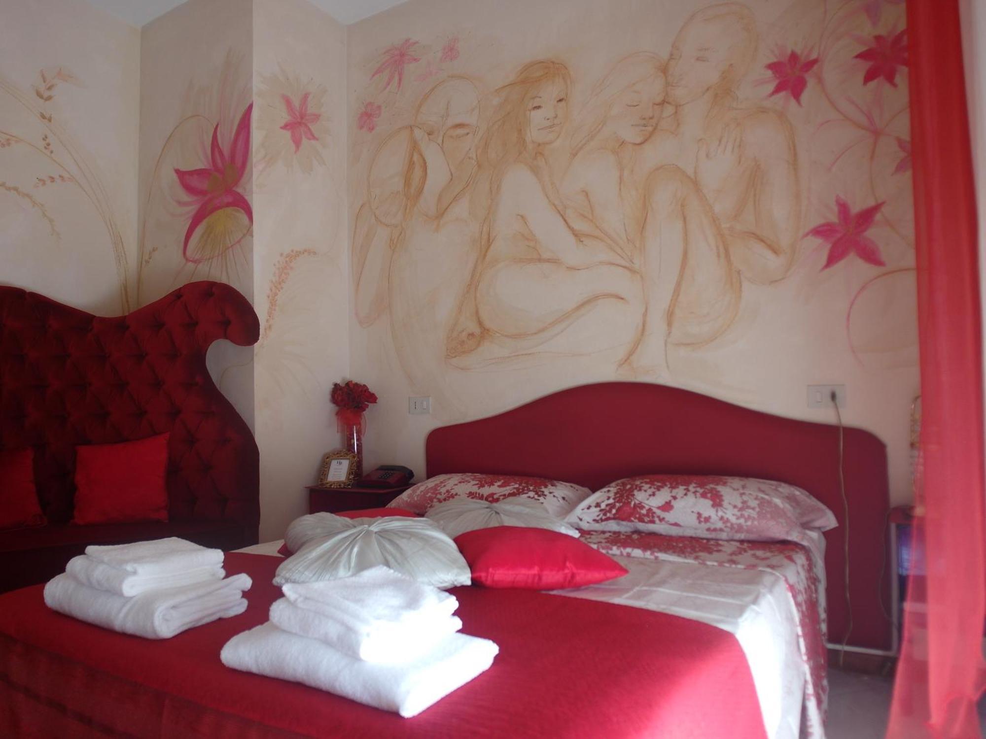 Hotel Julia ليدو ديلي ايستينسي المظهر الخارجي الصورة