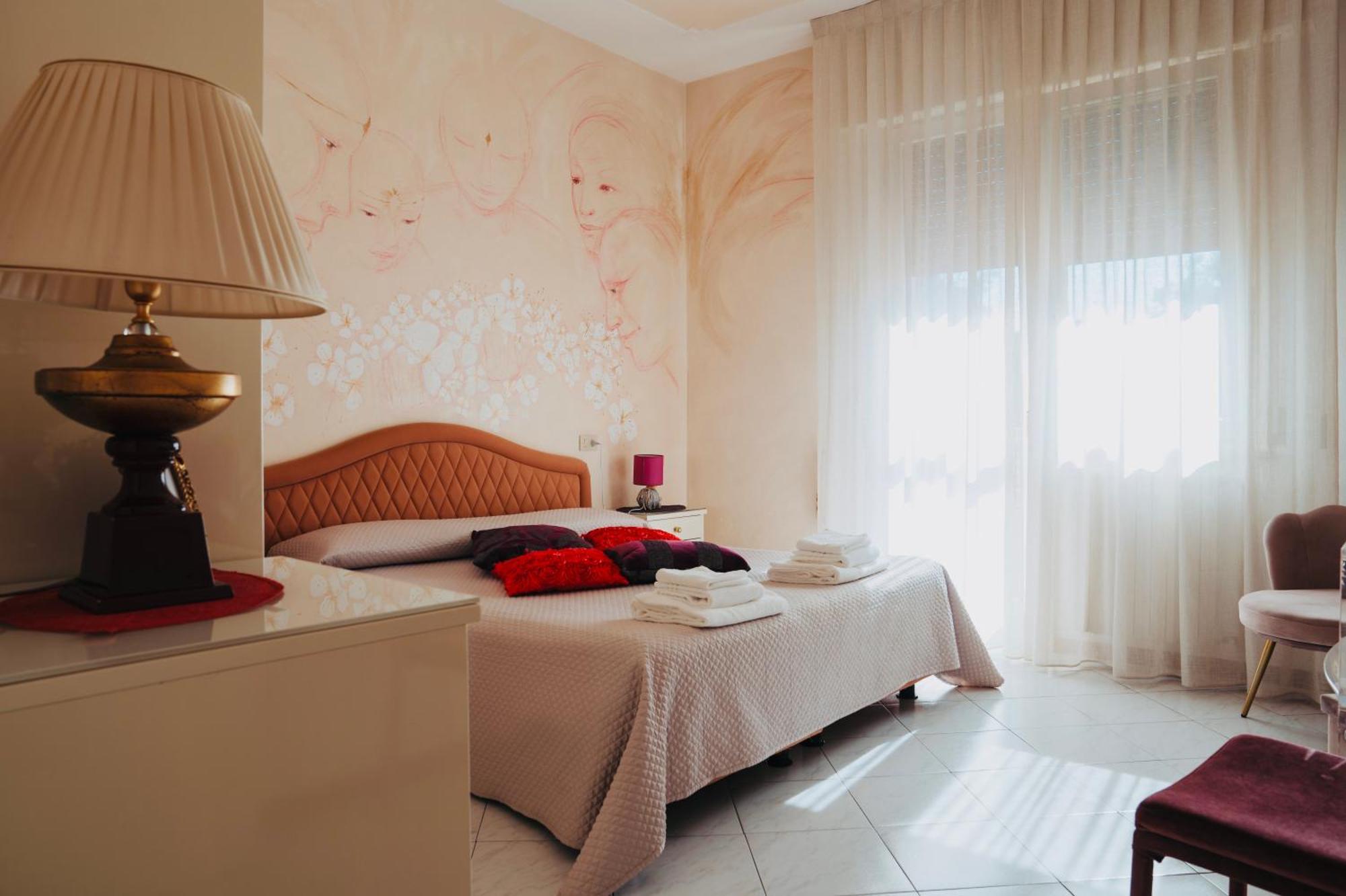 Hotel Julia ليدو ديلي ايستينسي المظهر الخارجي الصورة
