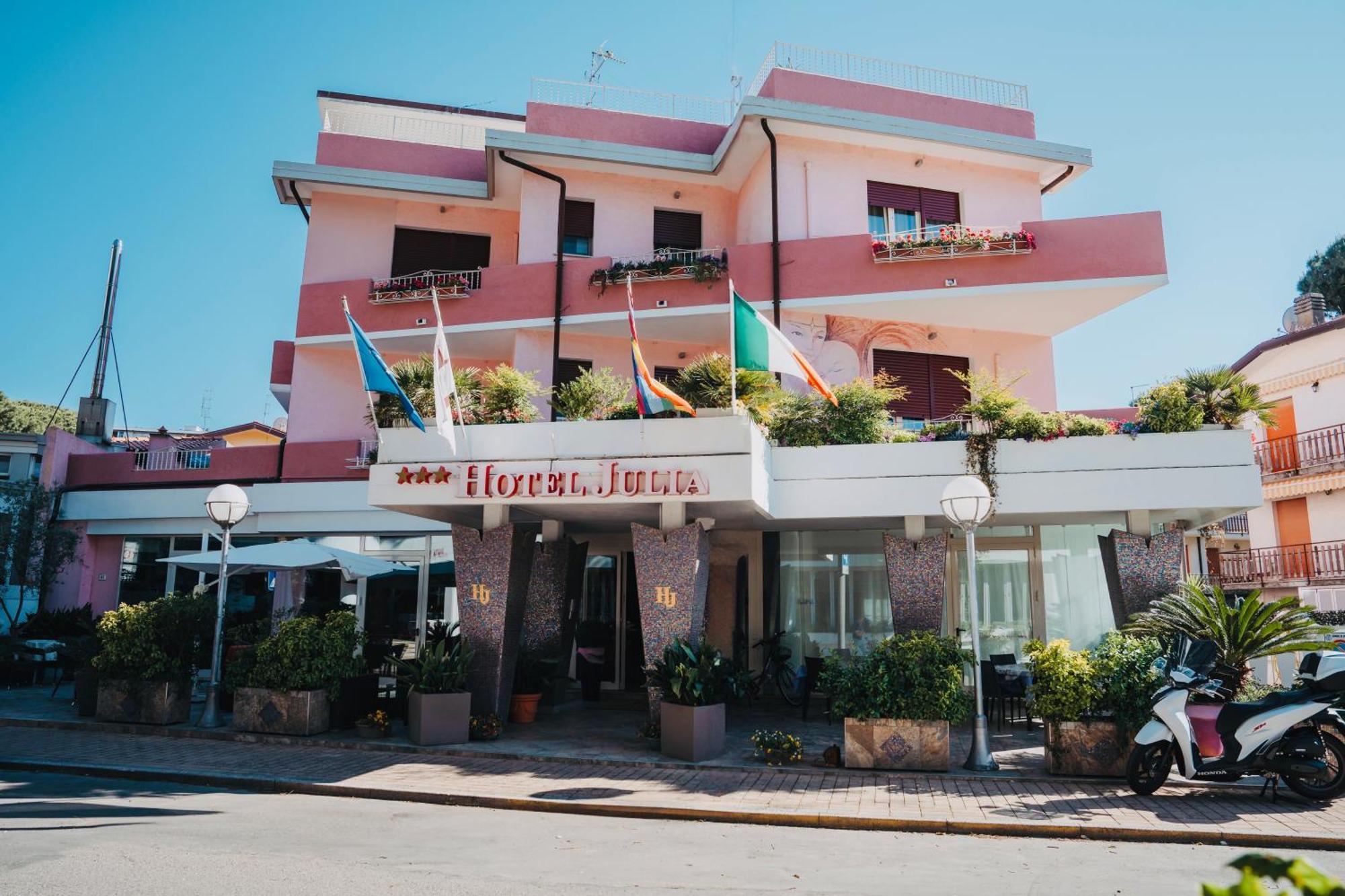 Hotel Julia ليدو ديلي ايستينسي المظهر الخارجي الصورة
