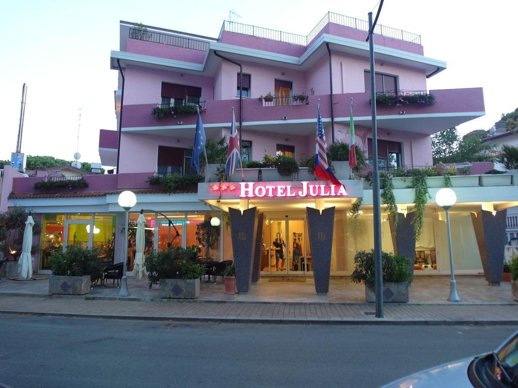 Hotel Julia ليدو ديلي ايستينسي المظهر الخارجي الصورة