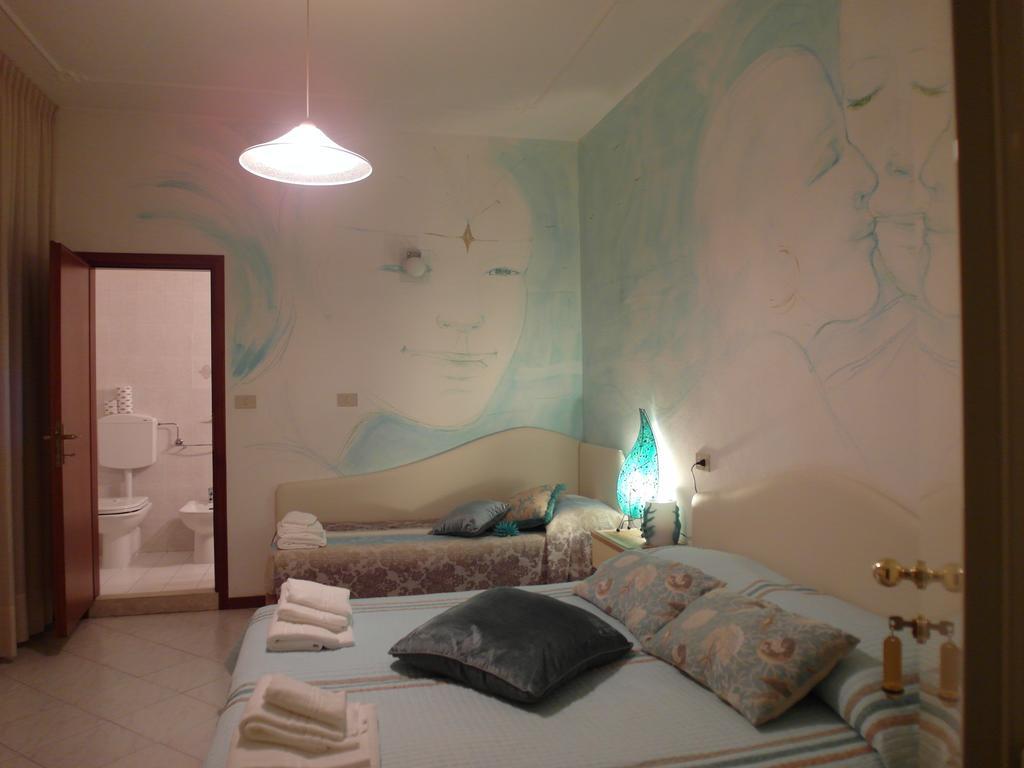 Hotel Julia ليدو ديلي ايستينسي المظهر الخارجي الصورة